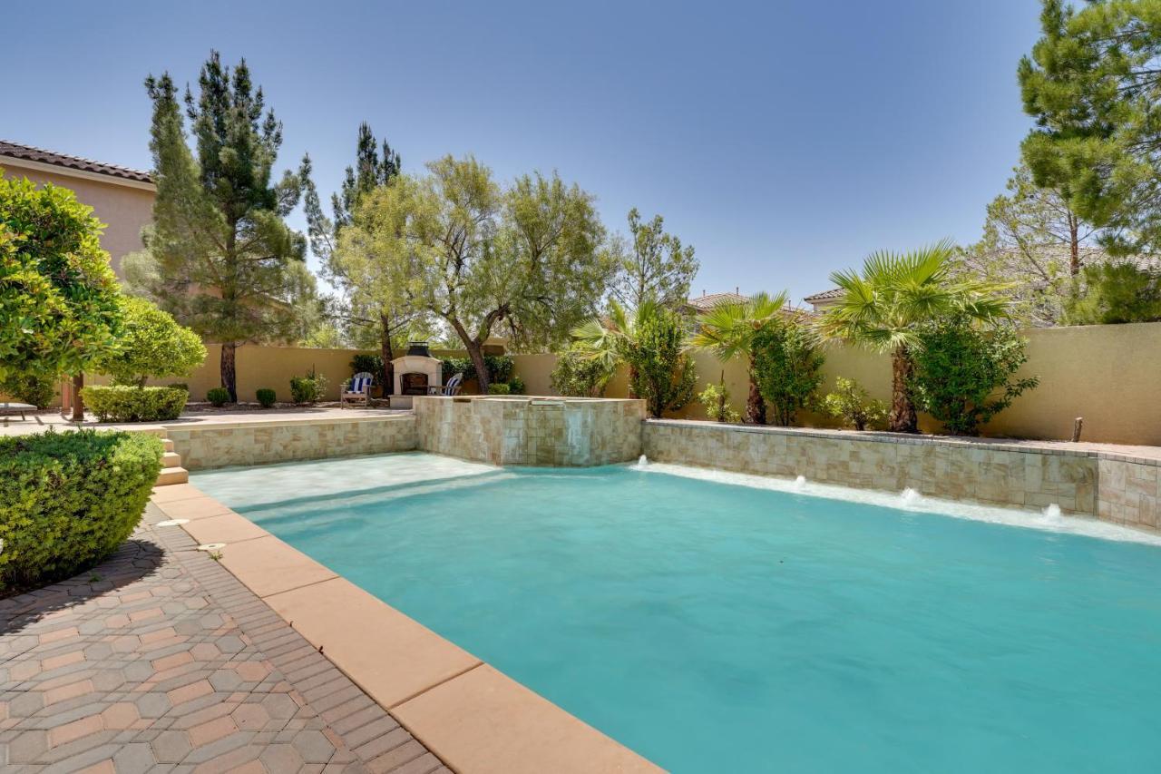 Elegant Las Vegas Home With Pool And Putting Green! Eksteriør bilde