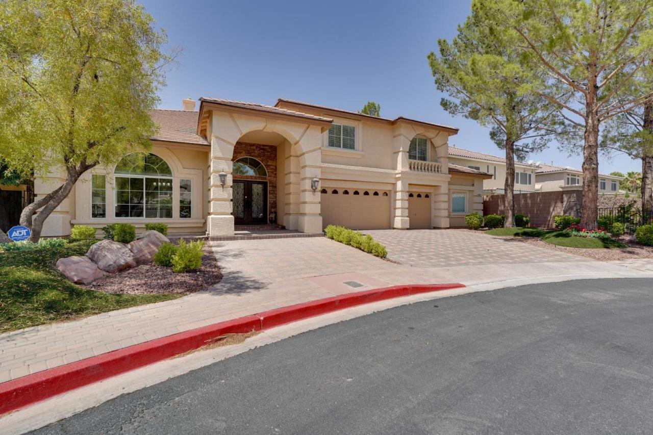 Elegant Las Vegas Home With Pool And Putting Green! Eksteriør bilde