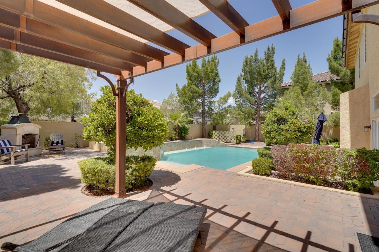 Elegant Las Vegas Home With Pool And Putting Green! Eksteriør bilde