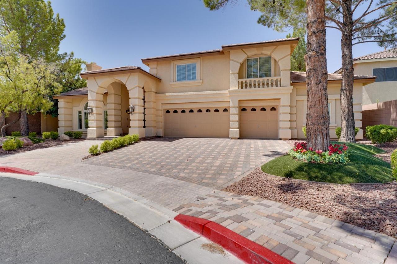 Elegant Las Vegas Home With Pool And Putting Green! Eksteriør bilde